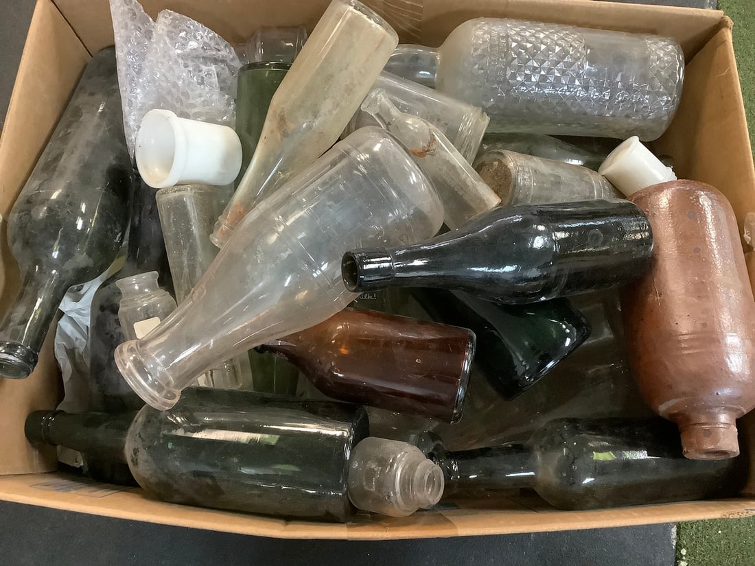 Large Lot of Various Glass Bottles: Large Lot of Various Glass Bottles