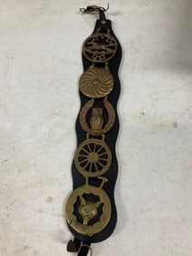 lot of 5 horse brasses on leather from england
