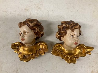 set of 2 wooden curbers wall hangings 6"