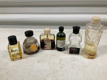 lot of mini perfume bottles