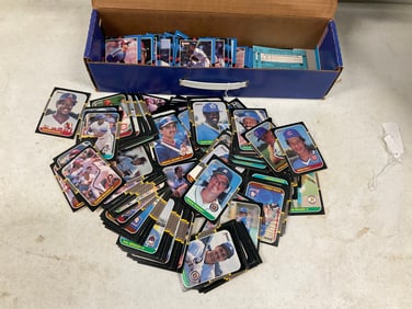 large amount of 1987 and 1986 Donruss baseball cards
