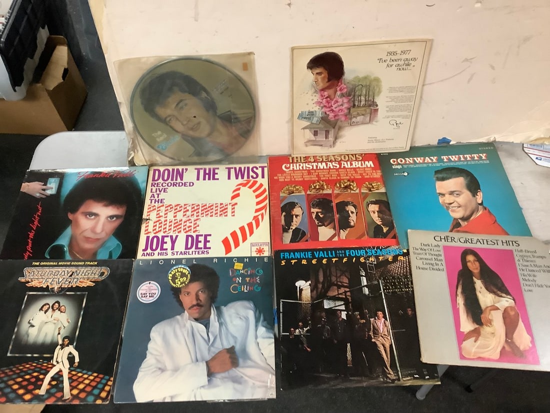 Records some sealed (Elvis, lionel richie) (1 of 1)