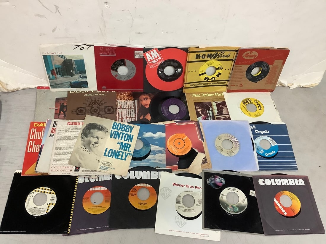 Big lot of vintage 45's: Big lot of vintage 45's