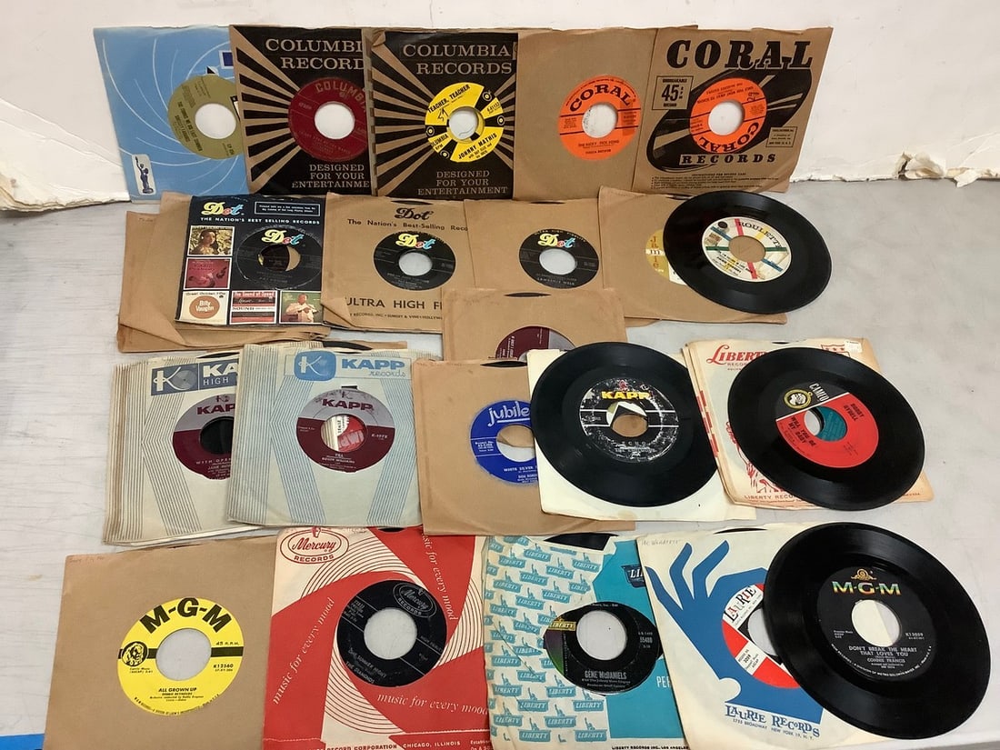 Big lot of vintage 45's: Big lot of vintage 45's