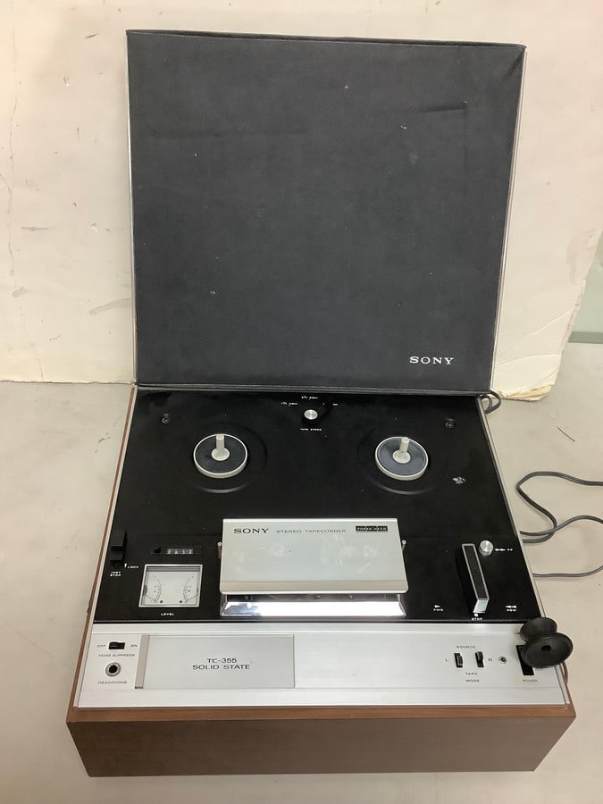 SONY three headstereo taperecorder model TC-355 solid state (1 of 1)