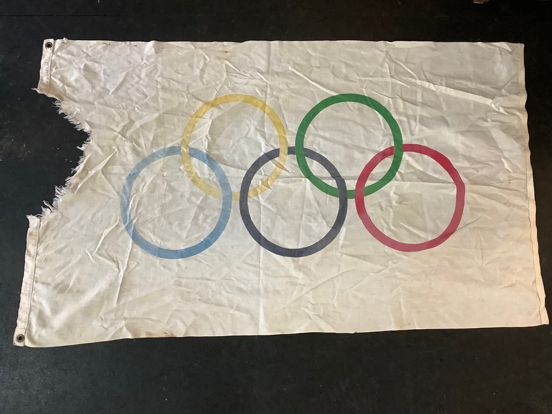 Vintage Original 1984 Summer Olympics Flag (Large - 54inx33in): Vintage Original 1984 Summer Olympics Flag (Large - 54inx33in)