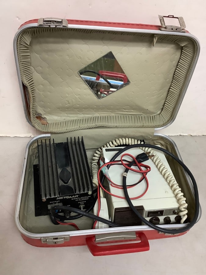 Standard Communications Marine Receiver and Newmar Amplifier (Model 115-12-6D) (1 of 1)