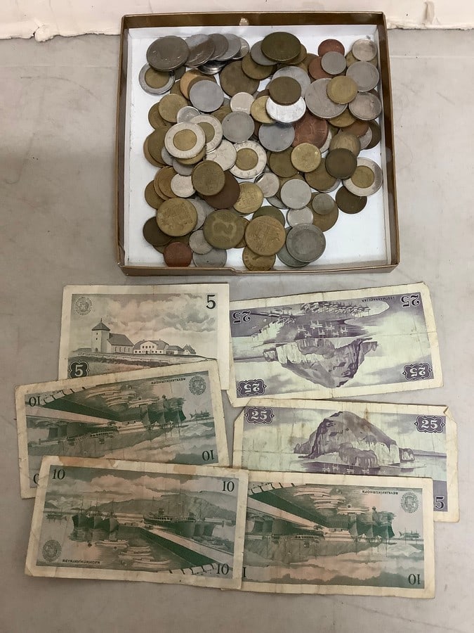 Foreign Money and Coins: Foreign Money and Coins