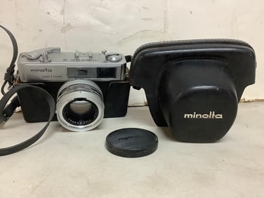 Minolta Hi-Matic 9 Camera with Case