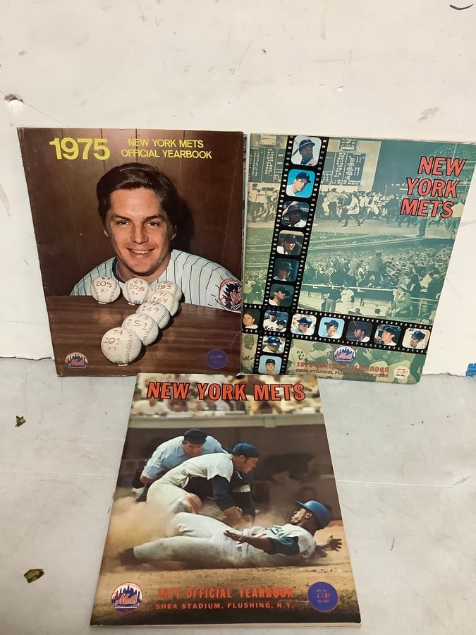 New York Mets yearbooks(1970, 1971, 1975) (1 of 1)