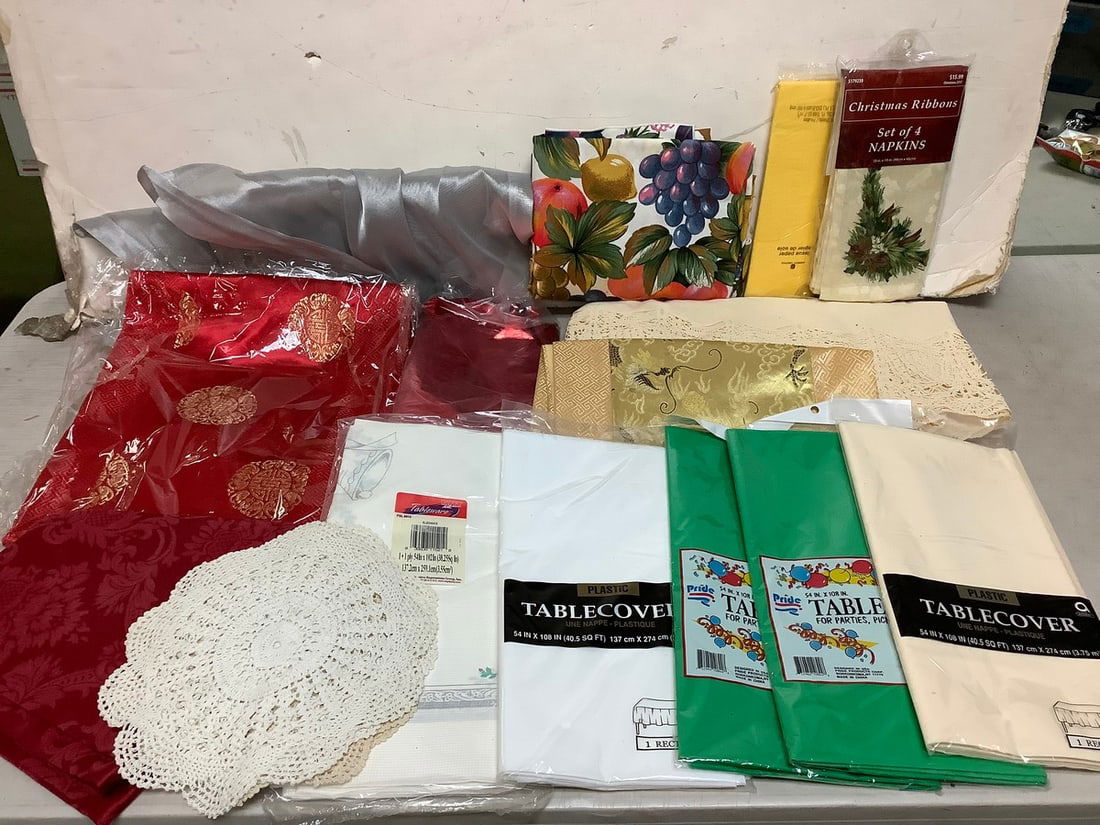 Various tablecloths, table runners, and more: Various tablecloths, table runners, and more