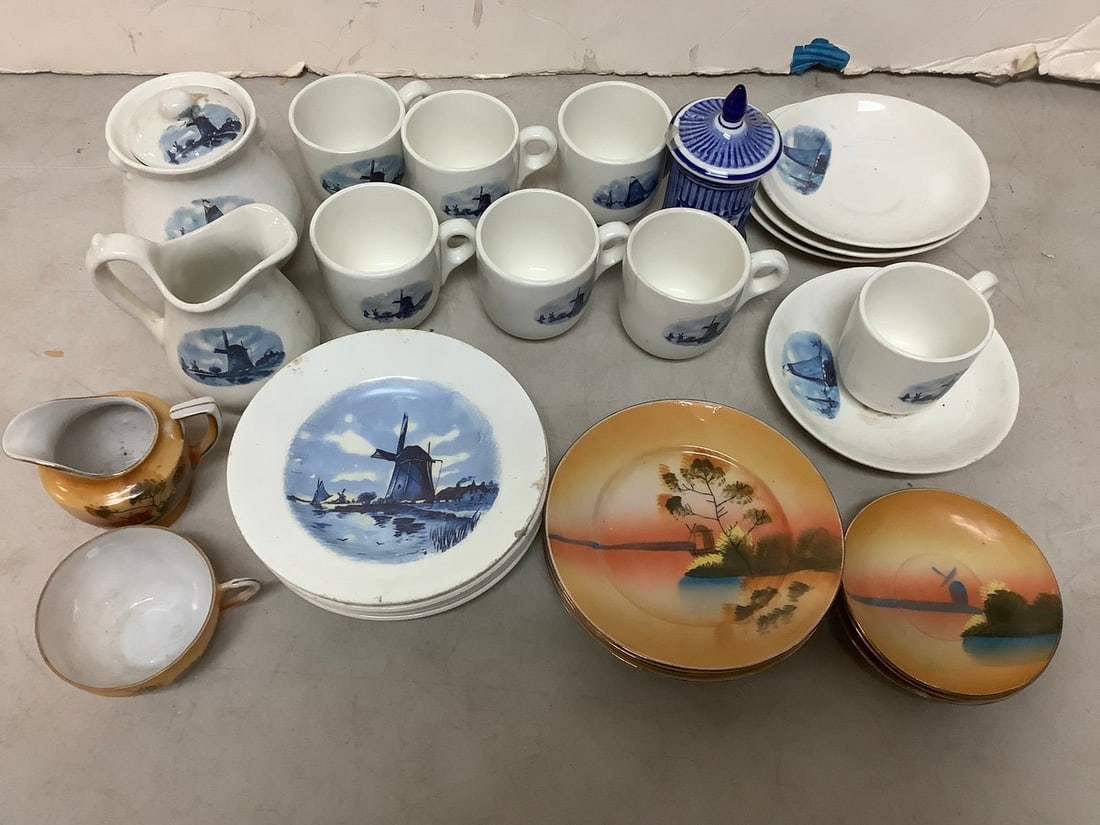 Decorative tea sets(tallest 4.5in.): Decorative tea sets(tallest 4.5in.)
