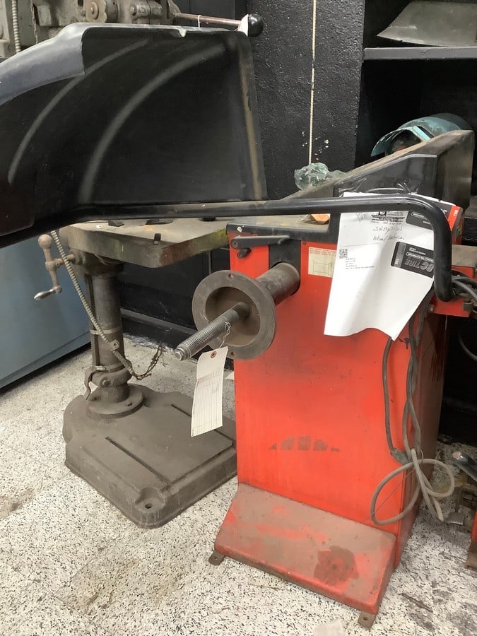 Snap on wheel balancer(unknown working condition) (1 of 1)
