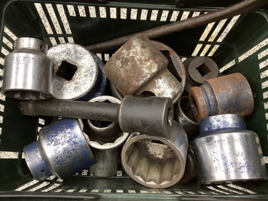 Large lot of 1 inch and 3/4 inch drive sockets