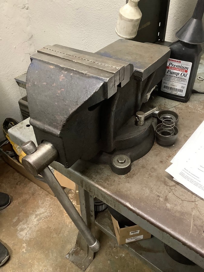 Heavy duty vise (1 of 1)