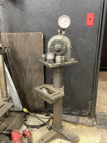 Skidmor-wilhelm machine and sockets
