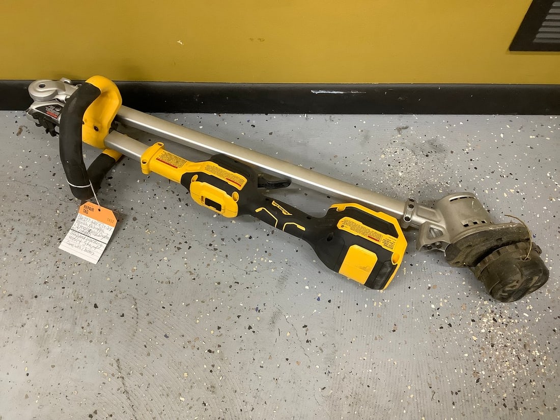 Weed wacker tool(unknown working condition) (1 of 1)