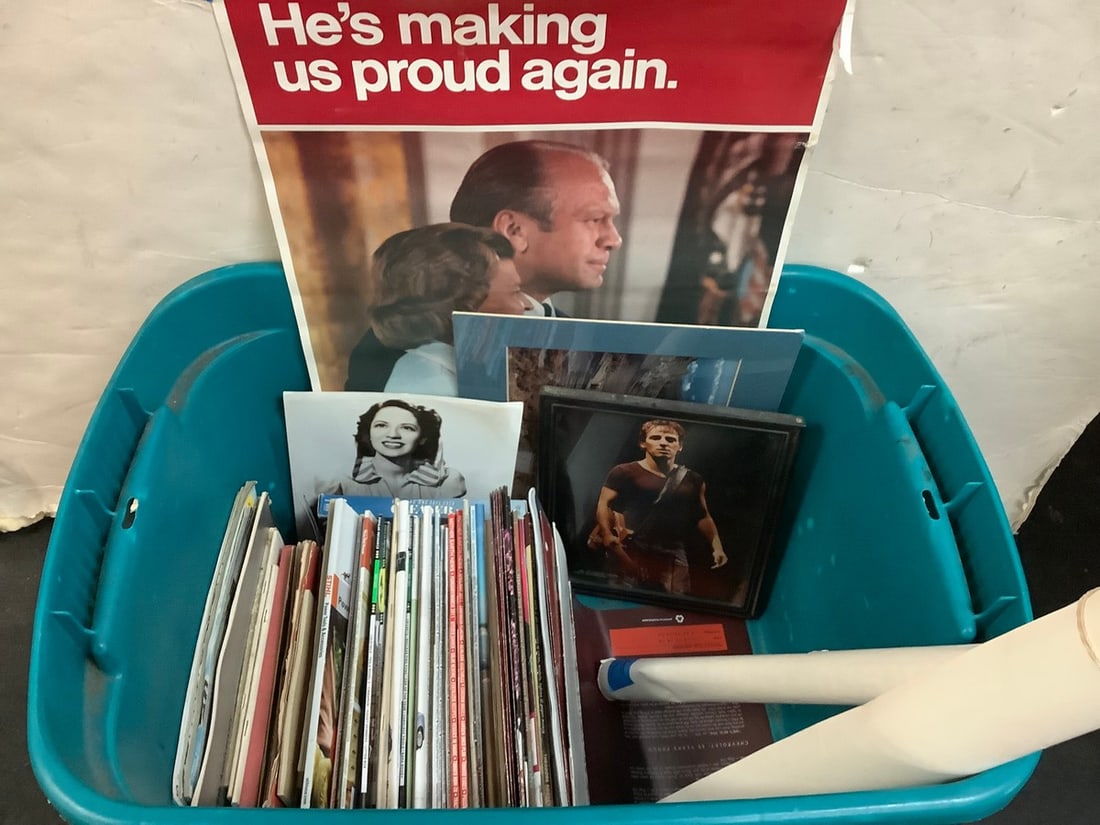 Various Magazines, Posters, and more (1 of 1)