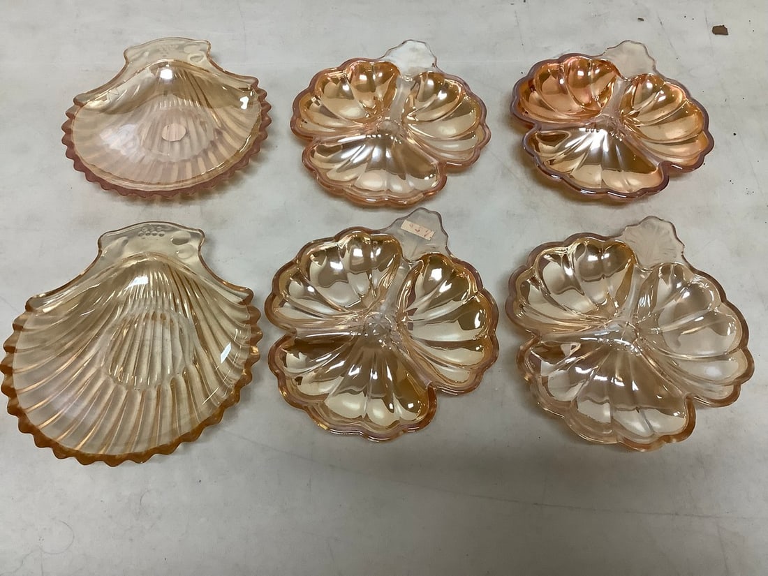 Amber depression glass(longest 7in.): Amber depression glass(longest 7in.)