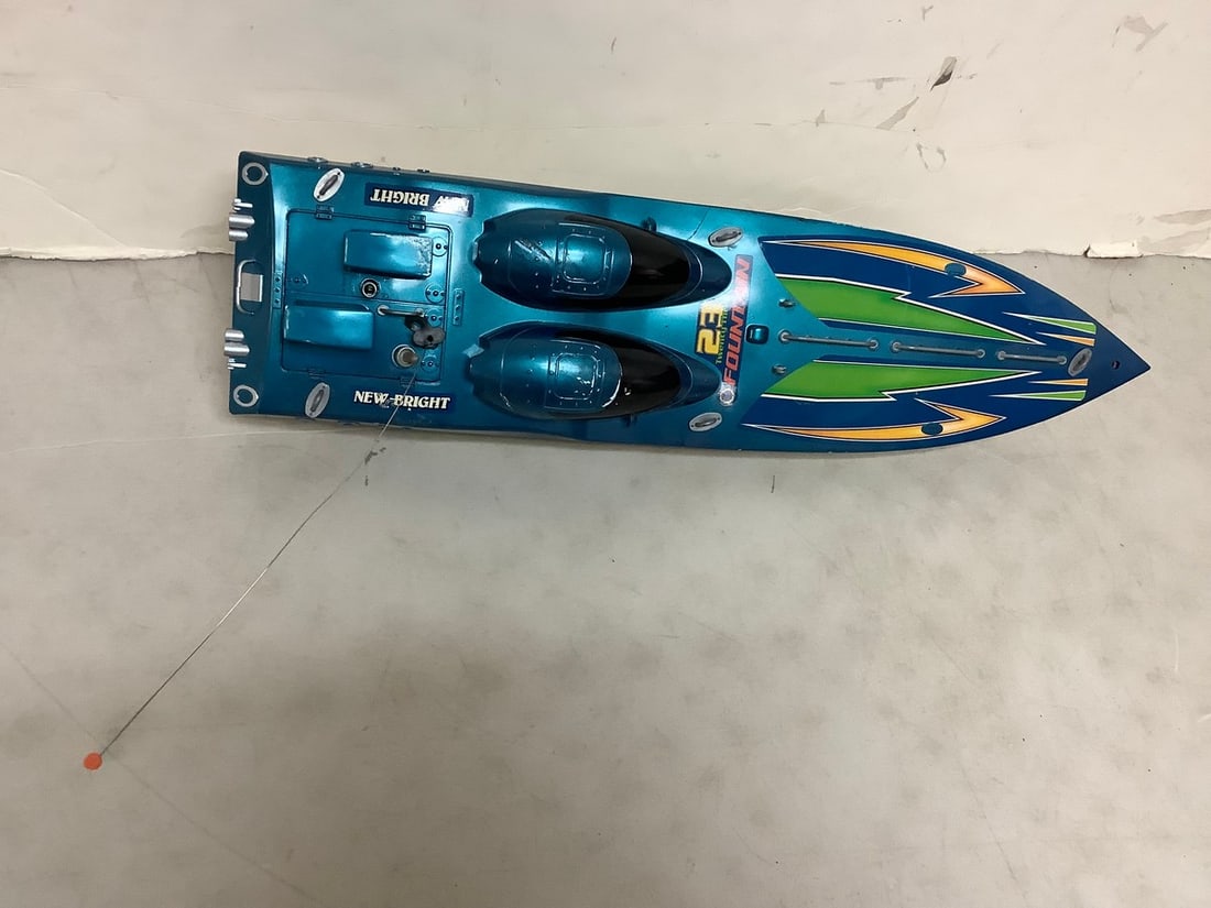 23 Fountain Boat Toy (23.5in Long): 23 Fountain Boat Toy (23.5in Long)
