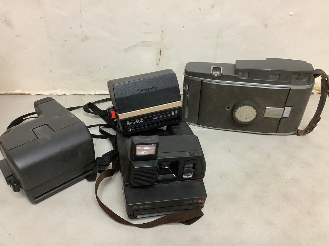 Vintage cameras(Sun 660 autofocus SE, Polaroid Impulse SE, and more) (1 of 1)