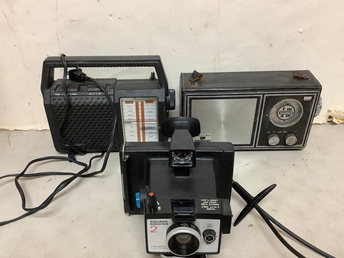 Highwave and Realistic vintage radios and Polaroid square shooter camera: Highwave and Realistic vintage radios and Polaroid square shooter camera