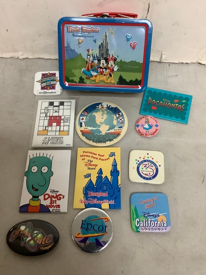 Mini Disney Lunchbox with Various Pins/Magnets (1 of 1)