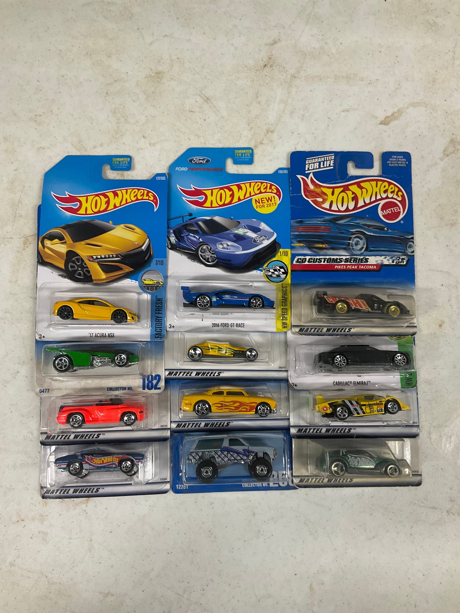 Lot of 12 Hot Wheels cars: Lot of 12 Hot Wheels cars