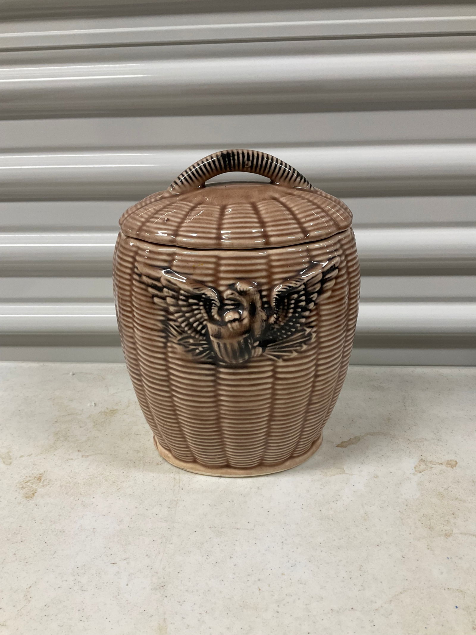 Vintage wicker backet cookie jar 10in (1 of 1)