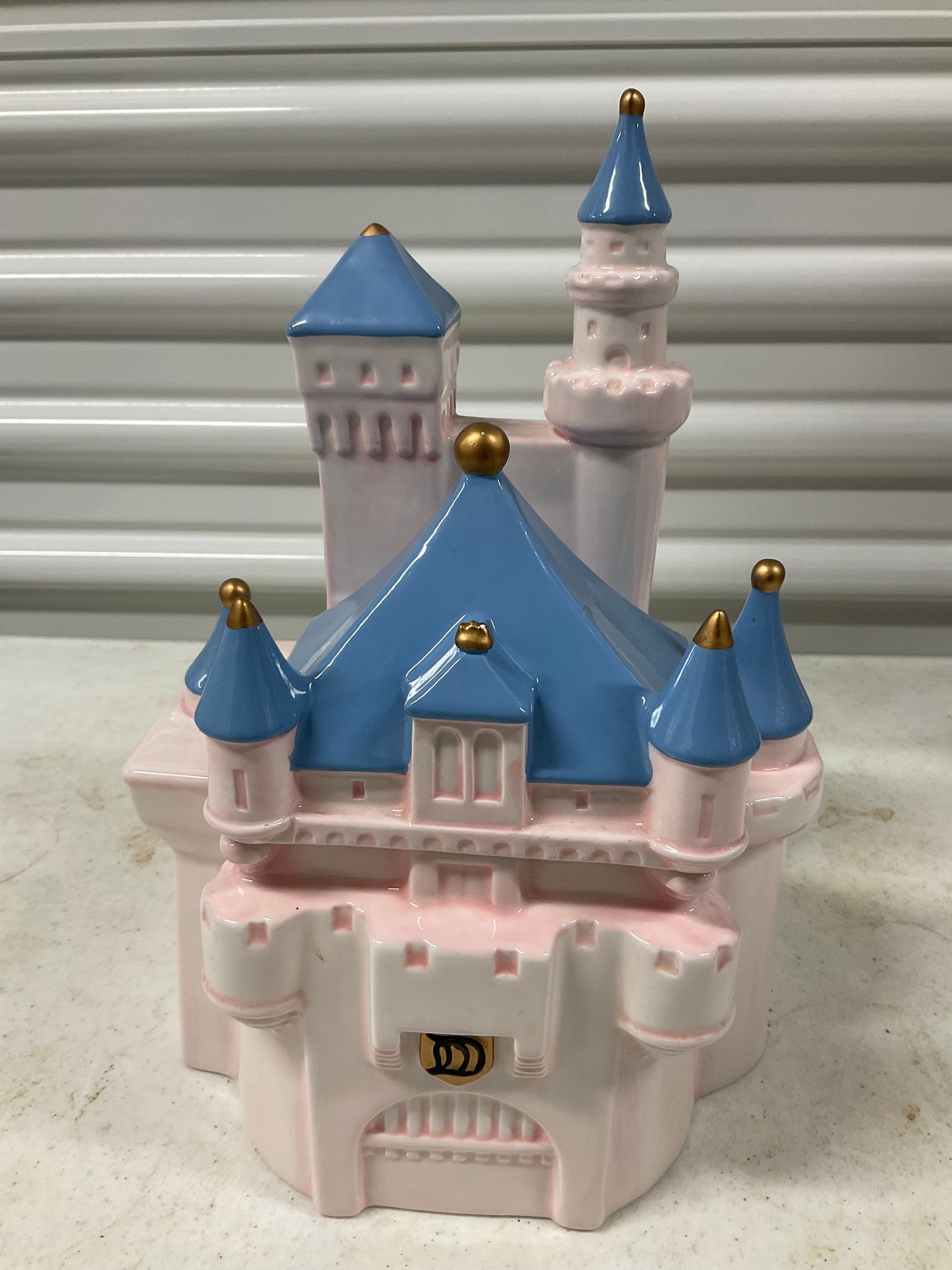 Vintage Disneyland Castle cookie jar 12in (1 of 1)