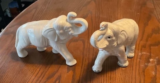 Lot of 2 ceramic elephant statues 8in