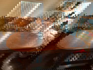 Wooden table with 6 chairs with extender 60x42x30