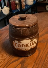 vintage ceramic barrel cookie jar 1960's 9in