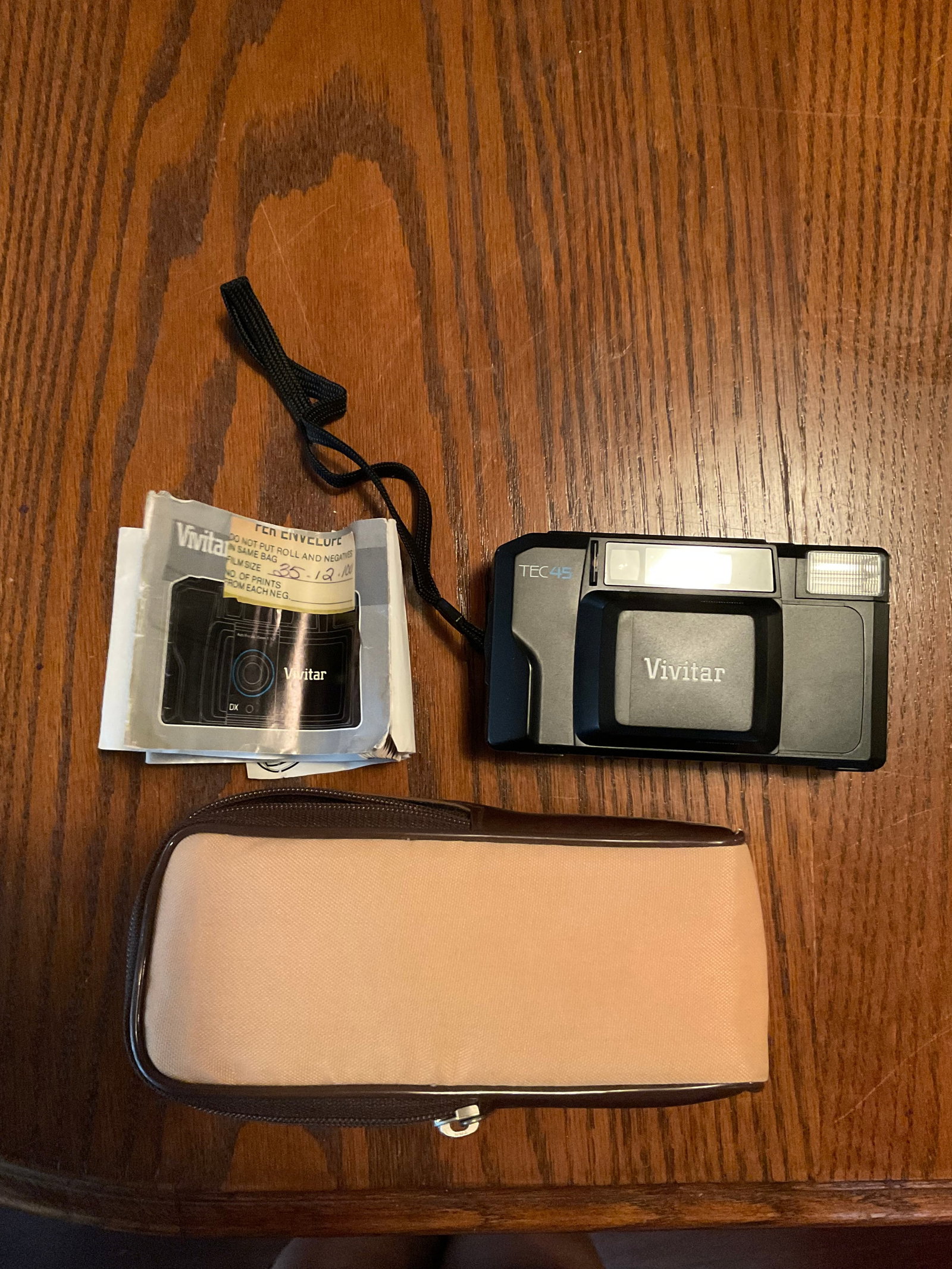 Vivitar camera with case: Vivitar camera with case