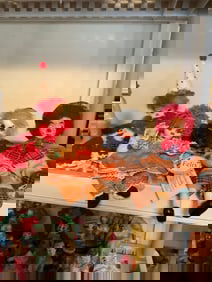 Lot of clown perlcin dolls