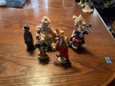 Lot of clown perclin dolls