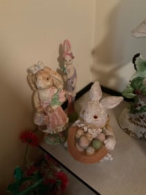 Lot of 3 rabbit statues