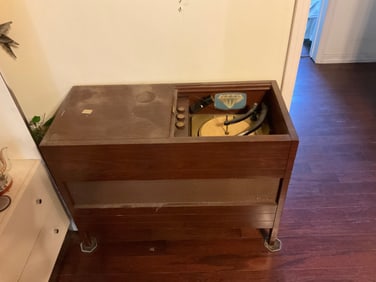 vintage 1950's Magnavox record player36x16x26