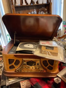 spirit of st. louis rwo tone turnable cd and record player