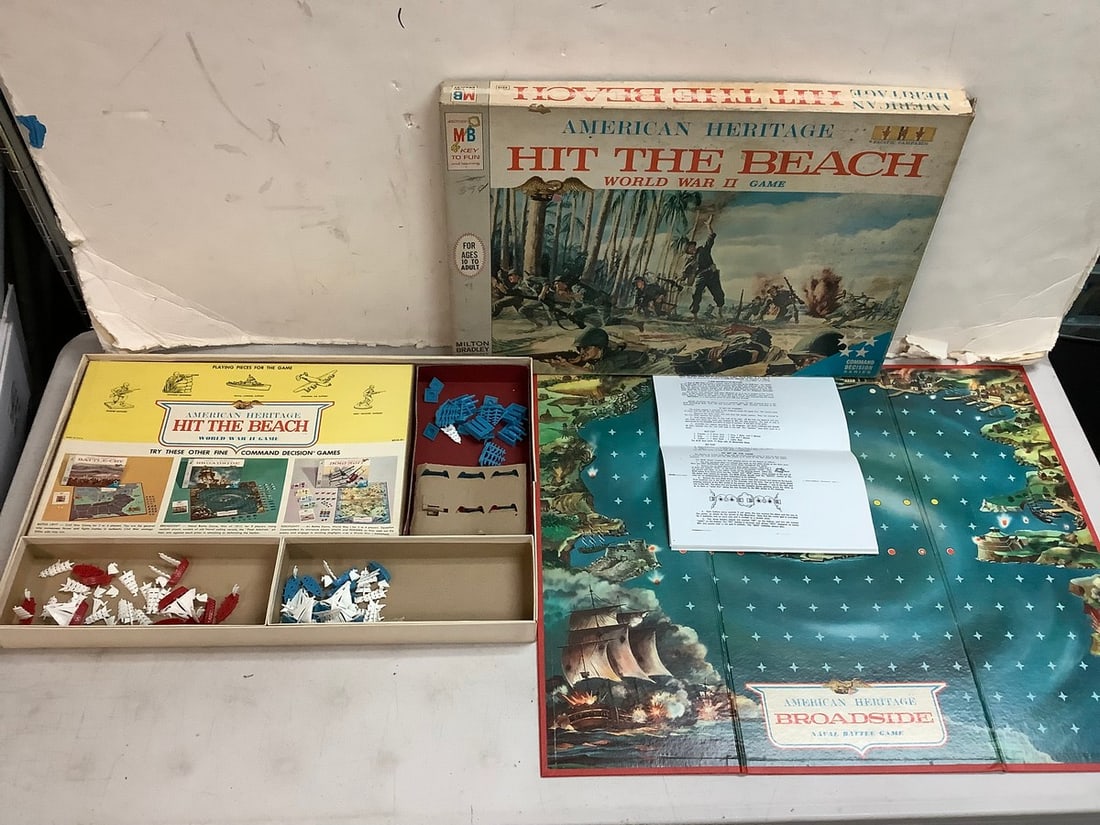 Hit the Beach World War II vintage board game: Hit the Beach World War II vintage board game