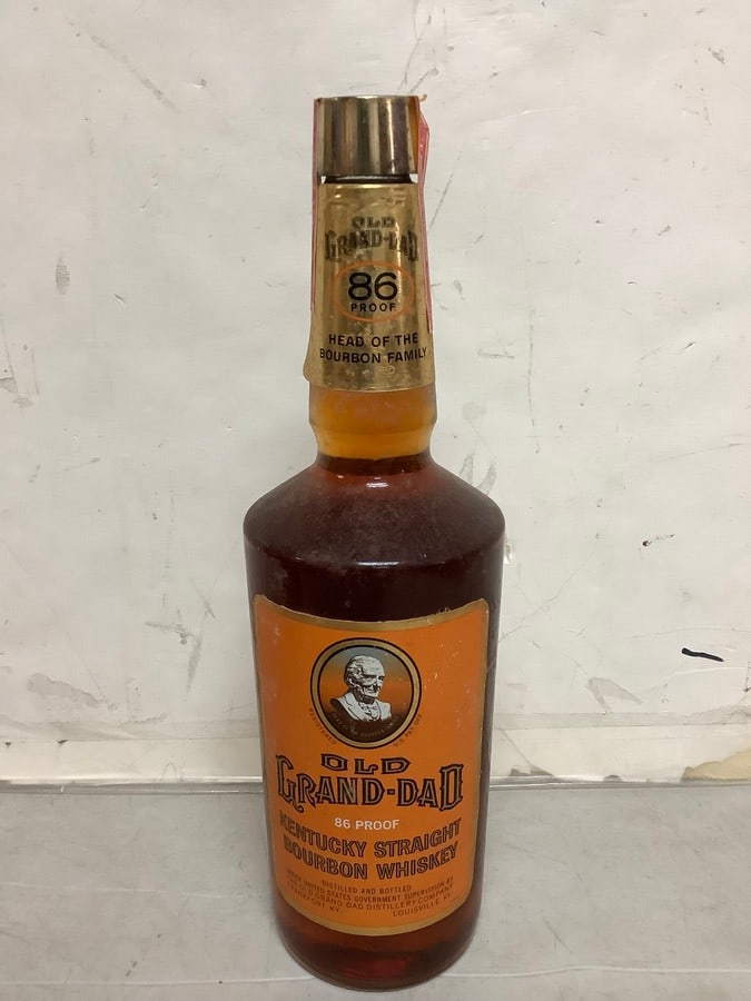 1950s/1960s Old Grand-dad Kentucky Straight Bourbon Whiskey 86 proof 4/5 quart(sealed) (1 of 1)