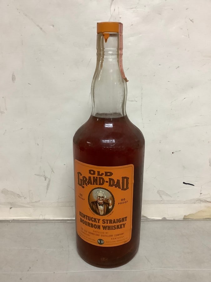 1950s/1960s Old Grand-dad Kentucky Straight Bourbon Whiskey 86 proof one quart(mostly full) (1 of 5)