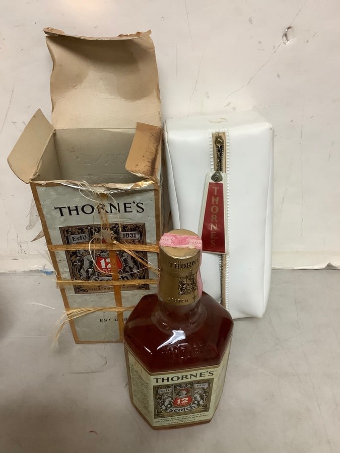 Thorne's blended scotch whisky est'd 1831 86.8 proof 4/5 quart(sealed  with zip up case and box (1 of 1)