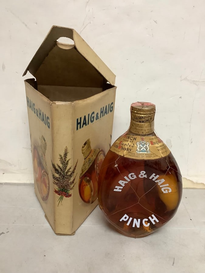 1950's/1960's Haig & Haig Pinch scotch blended whisky 86.8 proof 4/5 quart(sealed with box) (1 of 1)