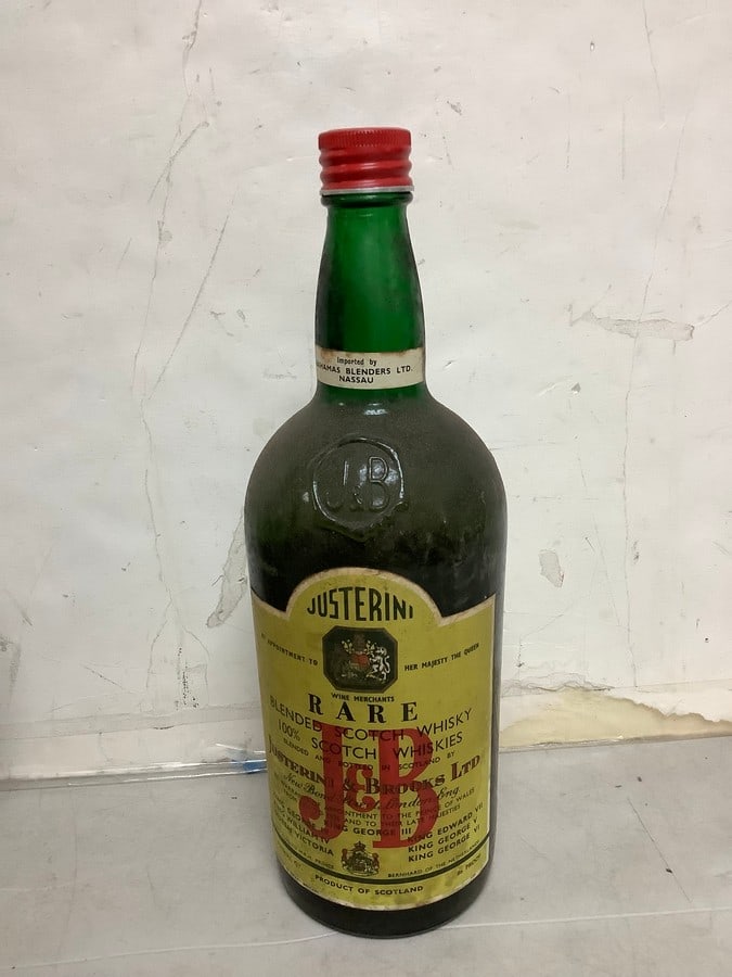Justerini rare blended scotch whisky 86 proof 1 quart(: Any contents in bottle is Free; You are bidding on the bottle & unbroken tax stamp