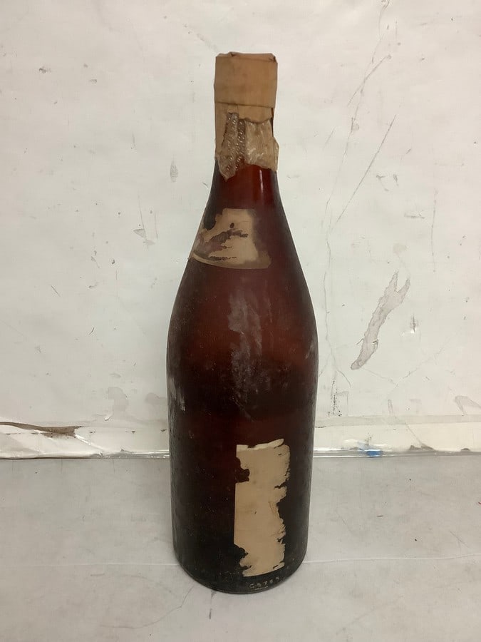 1950's/1960's Hoffman beverage alcohol(13 fl.oz., half full): Any contents in bottle is Free; You are bidding on the bottle & unbroken tax stamp