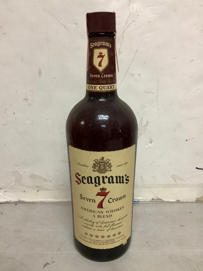 1950's/1960's Seagram's Seven Crown American Whiskey 86 proof one quart(sealed) (1 of 1)