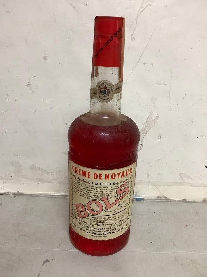 1950's/1960's Creme de Noyaux liqueur 60 proof 4/5 quart(sealed) (1 of 1)