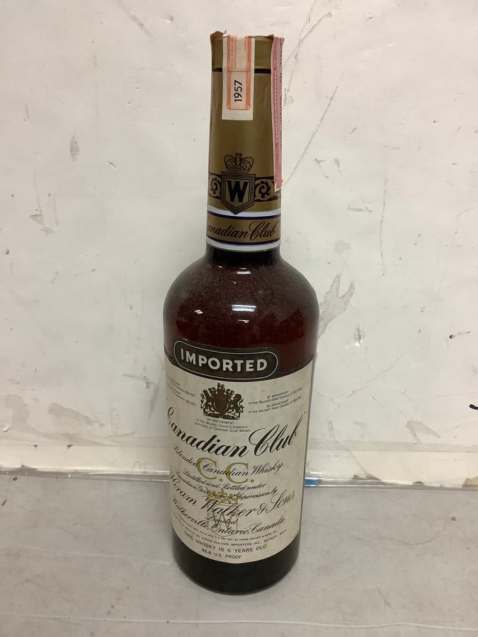1957 Canadian Club Blended Canadian Whisky 86.8 proof 4/5 quart(sealed) (1 of 1)