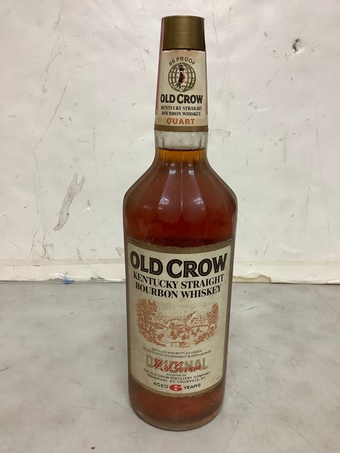 1950s/60s Old Crow Kentucky Straight Bourbon Whiskey 86 Proof 1Qt (Sealed) (1 of 1)